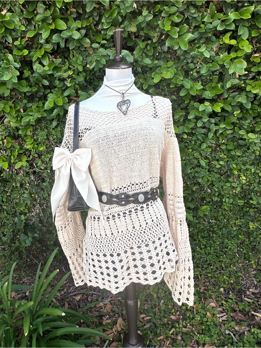✨beige crochet top